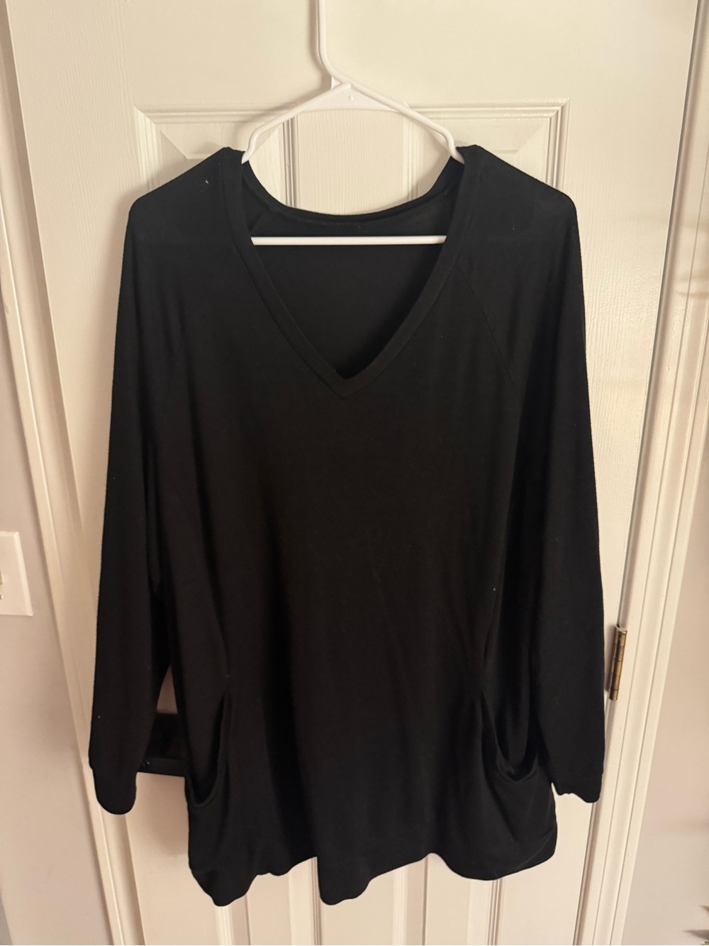 Black V-Neck Long Sleeve Tunic